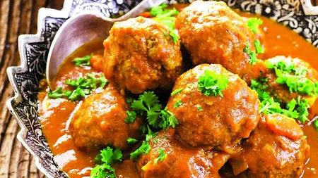 REŢETA ZILEI: Chifteluţe de curcan marinate