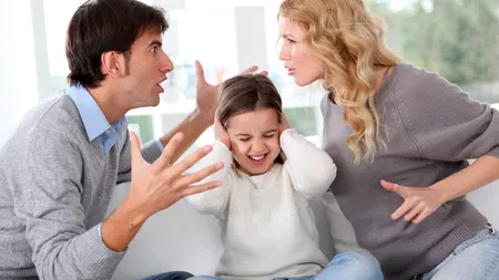 Greşeli majore pe care le fac părinţii atunci când divorţează