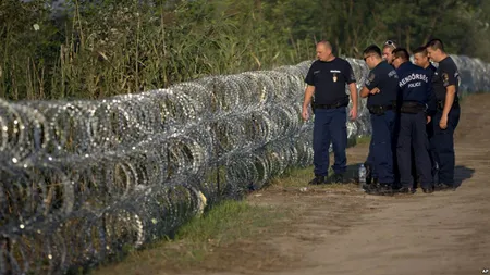 CRIZA IMIGRANŢILOR. Ungaria va construi un gard la frontierele cu România şi Croaţia
