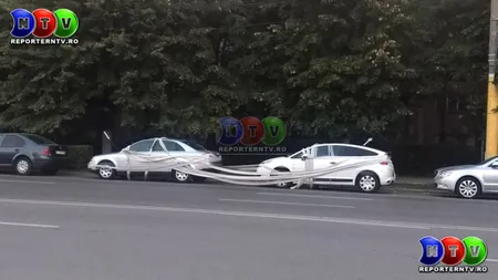 Doi constănţeni şi-au găsit maşinile acoperite cu HÂRTIE IGIENICĂ FOTO