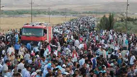 CRIZA REFUGIAŢILOR: 39 de imigranţi au fost convinşi să meargă la un centru de primire din Ungaria