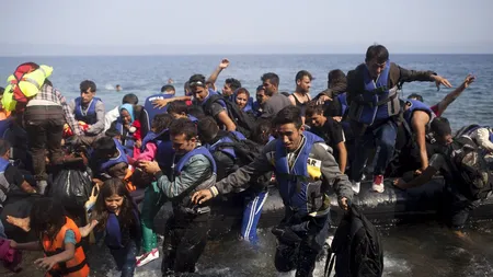 CRIZA REFUGIAŢILOR. Pe insulele greceşti au izbucnit violenţe între imigranţi