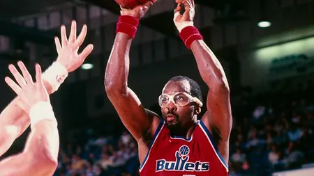 Legendarul Moses Malone a murit în somn. A fost de trei ori cel mai bun jucător din NBA