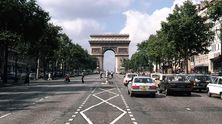 PROTEST în Paris. Fermierii vor să blocheze oraşul cu peste 1.000 de tractoare