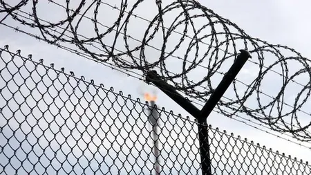 Scandalul închisorilor CIA. Un deţinut spune că a fost torturat în centre din România şi Polonia