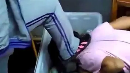 Elevă batjocorită de colege. Fetiţa a fost obligată să mănânce GUNOAIE VIDEO ŞOCANT
