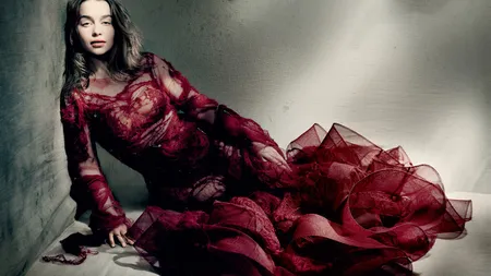 Actriţa Emilia Clarke, cea mai sexy femeie a anului 2015 în viziunea revistei Esquire