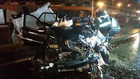 Accident grav în Arad. O femeie a fost proiectată prin parbriz