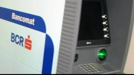 BCR elimină comisioanele de retragere de numerar şi interogare sold, indiferent de ATM
