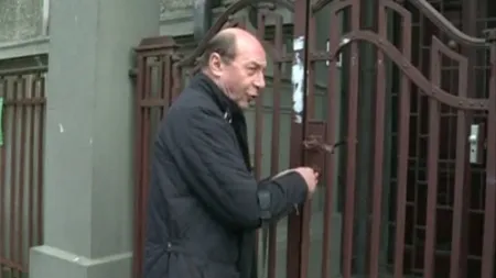 REACŢIA lui Traian Băsescu după ce Oana Mizil l-a vizitat la vila din Mihăileanu VIDEO