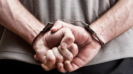 Incident macabru. Un bărbat şi-a ucis unchiul cu o cârjă pentru că îşi făcea nevoile în faţa casei