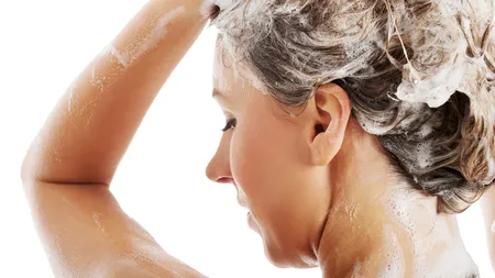 Cel mai bun ŞAMPON pentru DETOXIFIEREA PĂRULUI. Îl faci singură, cu doar 3 INGREDIENTE
