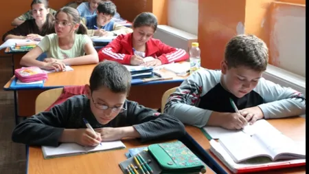 Ministerul Educaţiei cere şcolilor să îi pregătească suplimentar pe elevi pentru Evaluarea Naţională şi BAC