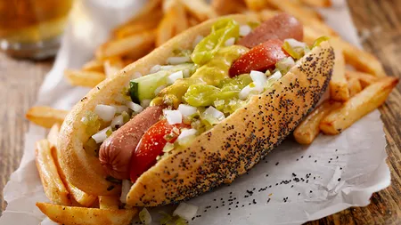 SCÂRBOS. ADN uman descoperit în hot dog