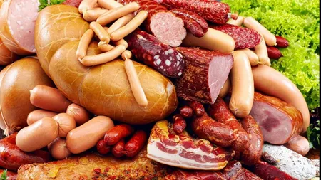 Un ministru CONTESTĂ raportul OMS potrivit căruia carnea procesată provoacă apariţia cancerului