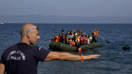 CRIZA IMIGRANŢILOR. Un copil a murit şi şase persoane sunt căutate în Marea Egee