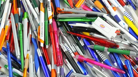 Un profet vinde ELEVILOR PIXURI SFINŢITE care le promit succes în examene fără să înveţe FOTO