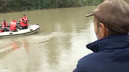Un bărbat, de negăsit, după ce a căzut în râul Jiu