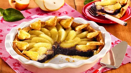 REŢETA ZILEI: Tartă cu pere şi mac