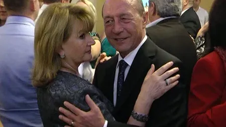 Traian Băsescu, la o nuntă de moţi cu 1.000 de invitaţi