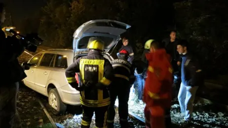 Accident MORTAL pe DN7. Două autoturisme şi un microbuz, implicate
