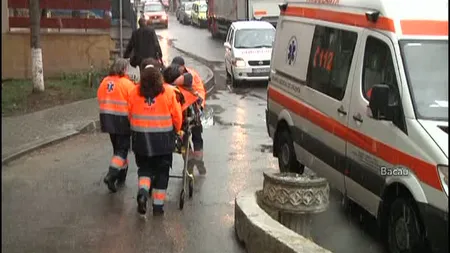 Situaţie revoltătoare la spitalul din Bacău. Pacienţi plimbaţi cu targa, după ce un Dorel a făcut o lucrare de mântuială