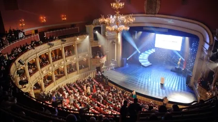Control la Opera Naţională, după incendiul din Colectiv. Candelabrul, considerat PERICOL PUBLIC