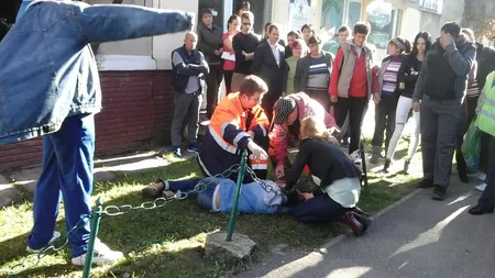 Incident şocant la Motru. Un elev s-a aruncat pe geam pentru că a luat notă mică la biologie VIDEO