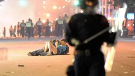 Cele mai romantice fotografii ale tuturor timpurilor. Nu îţi vei putea lua ochii de la ele