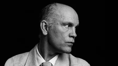 Inedit. John Malkovich a făcut un film care va putea fi văzut abia peste 100 de ani VIDEO