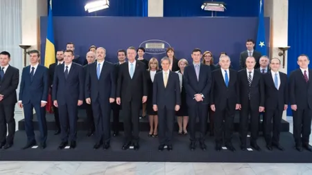 Dacian Cioloş despre fotografia de grup făcută cu miniştrii: 