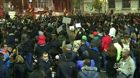 Protestatari plătiţi să scandeze împotriva lui Cristian Piedone VIDEO