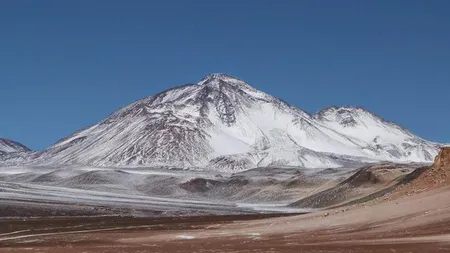 Patru alpinişti români atacă în Atacama cel mai înalt vulcan din lume, Ojos del Salado