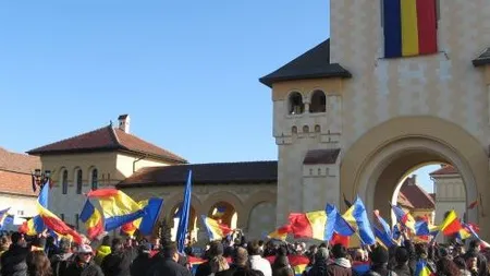 MAI: 1 Decembrie este sărbătoarea tuturor românilor, simbol al unităţii, al împlinirii aspiraţiilor naţiunii române