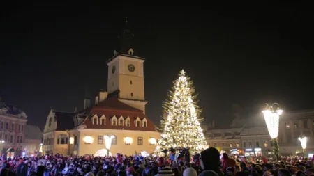 Braşov: Concert de colinde şi muzică tradiţională de Crăciun, în Piaţa Sfatului