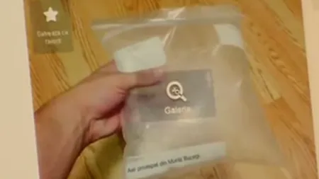 Un tânăr din Brăila vinde bucureştenilor pungi cu aer din Munţii Bucegi. Cât costă o gură de aer curat