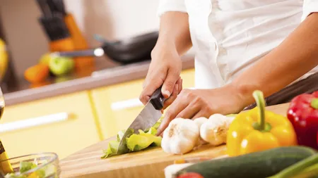 Mituri despre gătit pe care eşti tentat să le crezi