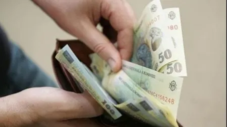 Guvernul ÎNGHEAŢĂ salariile în 2016. Ce drepturi nu vor primi bugetarii anul viitor