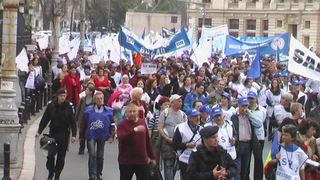 Sindicaliştii din învăţământ, nemulţumiţi de bugetul pentru 2016. Ce le răspunde ministrul Educaţiei