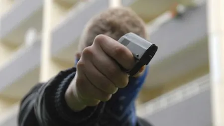 ATAC ARMAT în Sankt Petersburg: Un poliţist a fost ucis, iar altul a fost grav rănit VIDEO