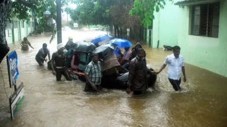 Oraş înghiţit de ape, în India: Au murit cel puţin 260 de persoane VIDEO