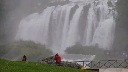 Cascadă spectaculoasă în apropiere de Roma. Este făcută de mâna omului şi este cea mai înaltă din Europa