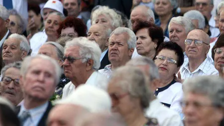 Pensionarii îi cer premierului Cioloş să facă demersuri pentru modificarea legii pensiilor
