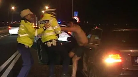 Scene ŞOCANTE pe Autostrada Timişoara-Lugoj. Şofer dezbrăcat şi încătuşat în trafic VIDEO