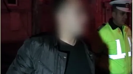 Un şofer BEAT şi FĂRĂ PERMIS a făcut show cu poliţiştii VIDEO