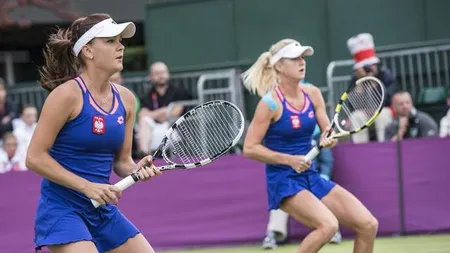 Imagini compromiţătoare cu surorile Radwanska. S-au îmbătat criţă, una a fost cărată pe braţe FOTO