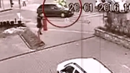 Un poliţist din Iaşi a fost lovit cu maşina de un şofer nervos VIDEO