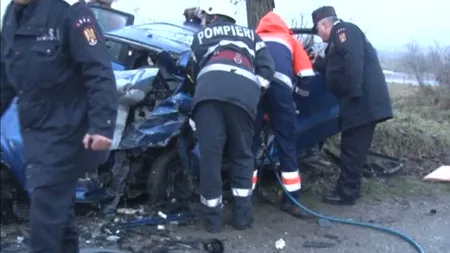 Accident grav în Gorj, din cauza poleiului. Patru persoane au fost rănite