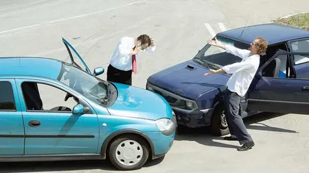 Asigurătorul ar putea plăti direct titularului poliţei RCA reparaţia maşinii, în caz de accident - PROIECT