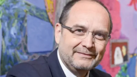 Adrian Curaj, ministrul Educaţiei, le recomandă demnitarilor să nu facă doctorate în perioada exercitării funcţiei